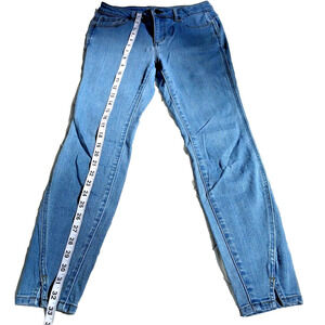 Logo By Lori Goldstein Ladies Jeans Size 2P Light Stone Washed Stretch